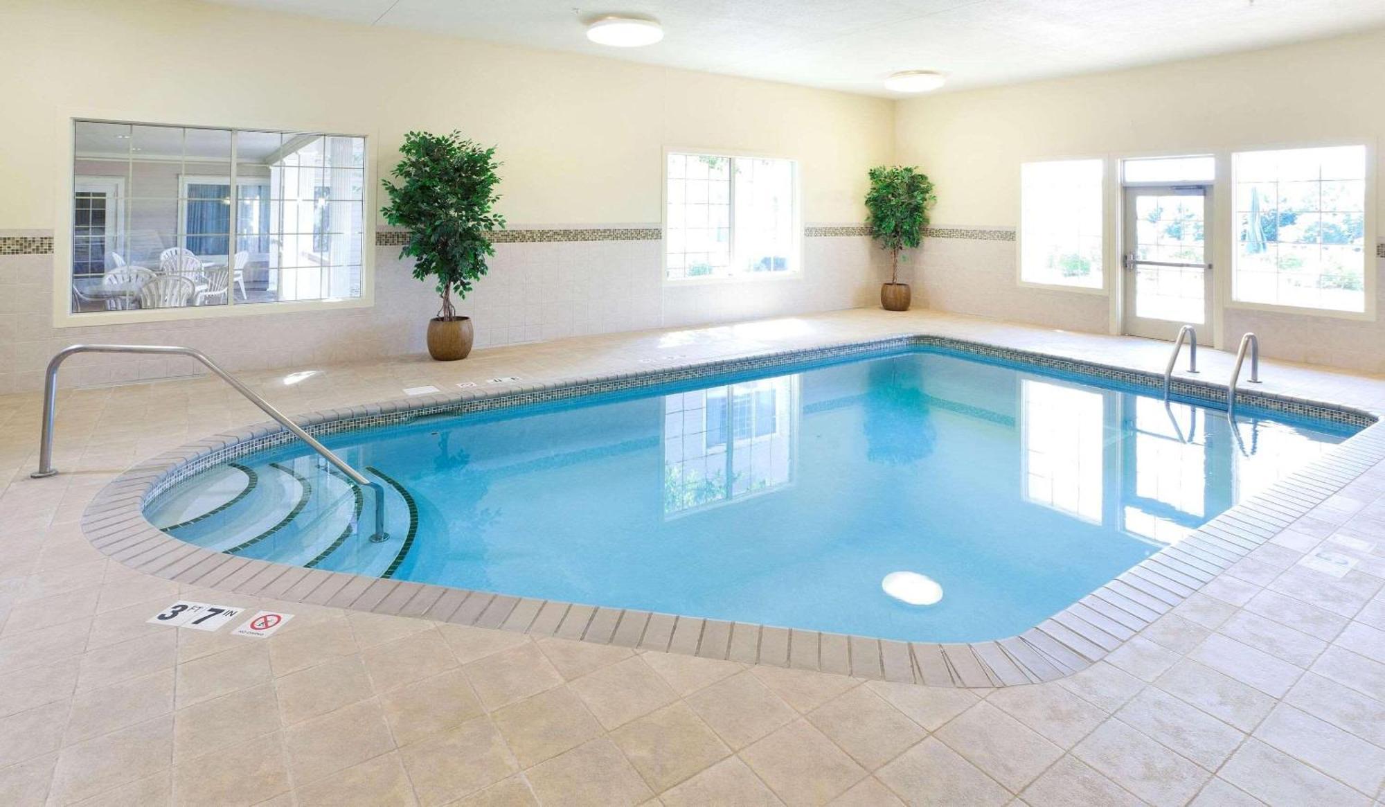 Country Inn & Suites By Radisson, Chanhassen, Mn Dış mekan fotoğraf
