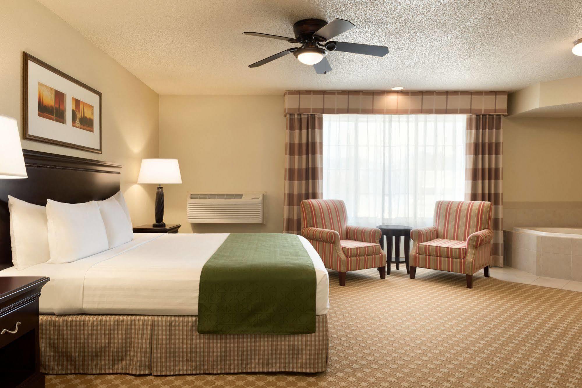 Country Inn & Suites By Radisson, Chanhassen, Mn Dış mekan fotoğraf